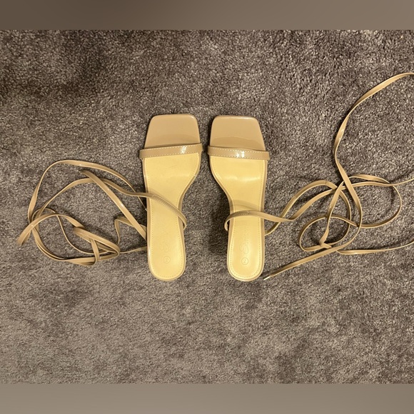 Ankle strappy nude heels - Picture 1 of 6